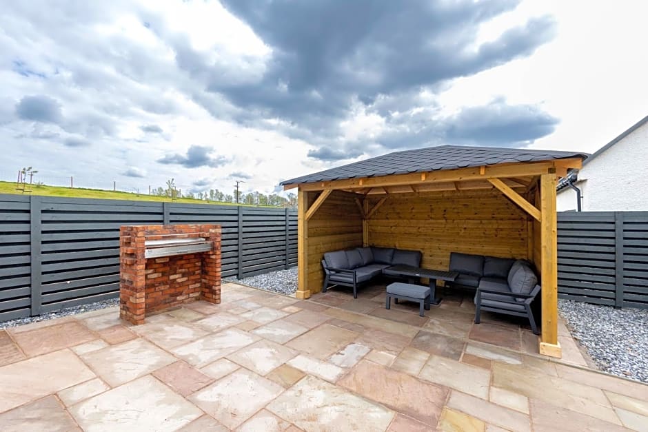 Westertonhill Lodges - Private Hot Tub Hire Available