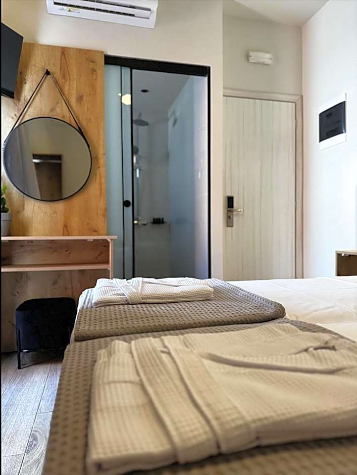 Lunar Hotel Modern Boutique