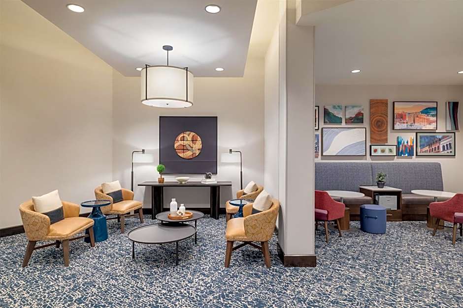 Hampton Inn & Suites Roanoke Downtown
