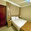 New Museum, Pyramids inn