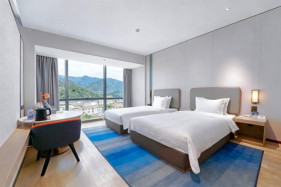 Holiday Inn Express Bazhong Center By IHG