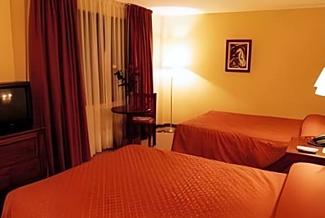Superior Suite with Two Queen Beds - Non-Smoking