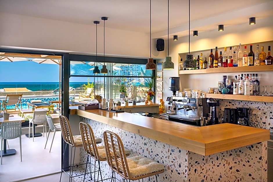 Calla Luxury Seafront Suites