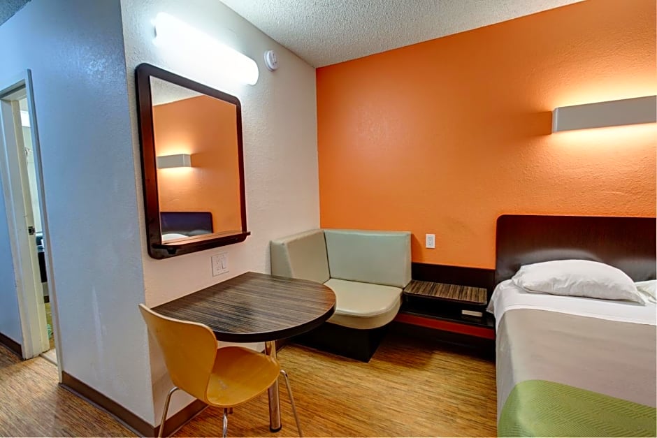 Motel 6 Houston Hobby