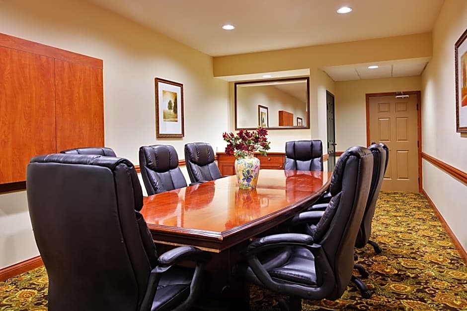 Country Inn & Suites by Radisson, Louisville South, KY