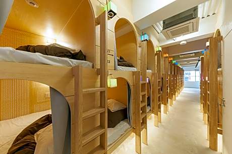Bunk Bed in Male Dormitory Room with Shared Bathroom