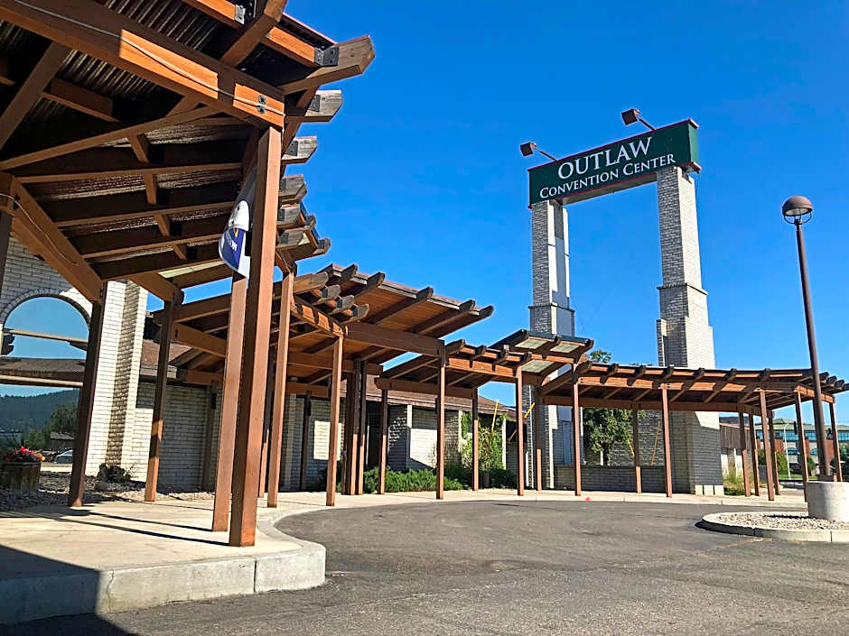 FairBridge Inn, Suites & Outlaw Conference Center  Kalispell