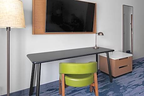 King Suite with Bathtub and Sofa Bed - Mobility Access/Hearing Accessible
