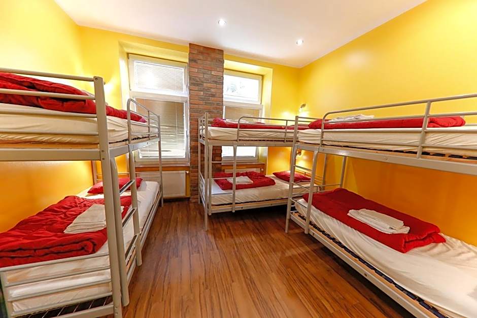 Do Step Inn Home - Hotel & Hostel