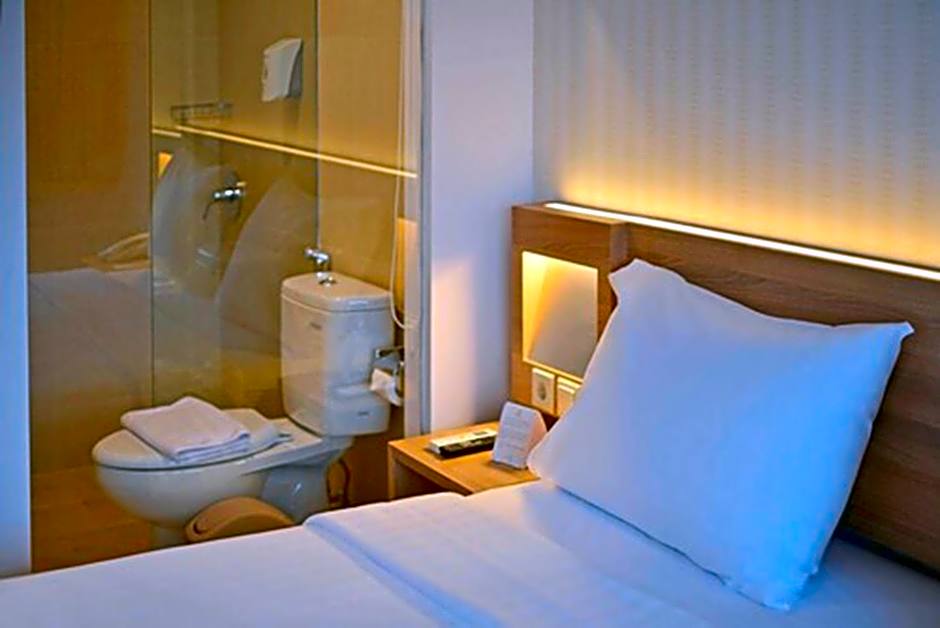 Whiz Prime Hotel Basuki Rahmat Malang