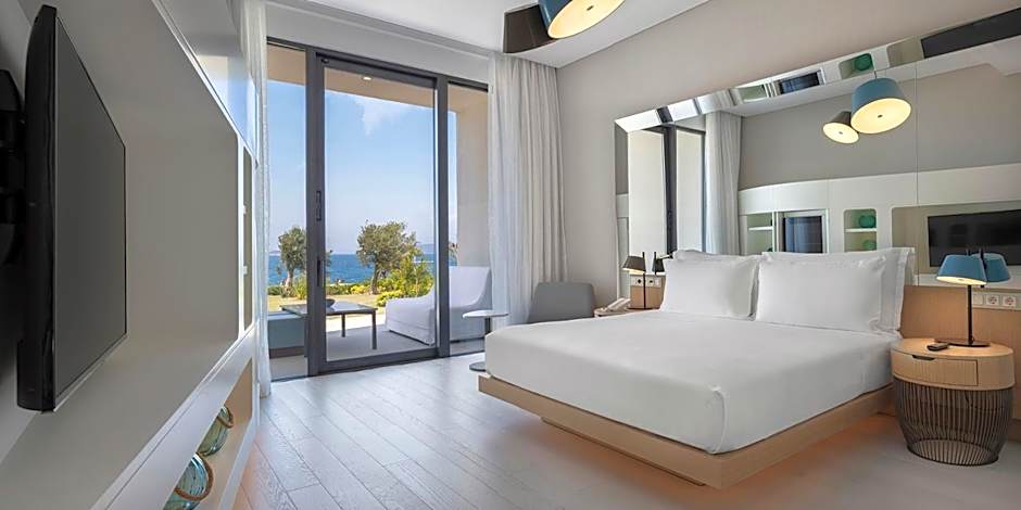 Photo 1 of 11 of 1 Bedroom Suite, Sea View