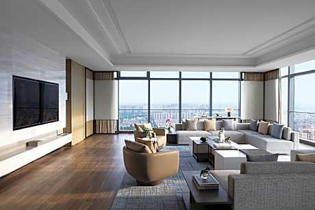 concierge lounge access, 1 bedroom presidential suite, 1 king, city view