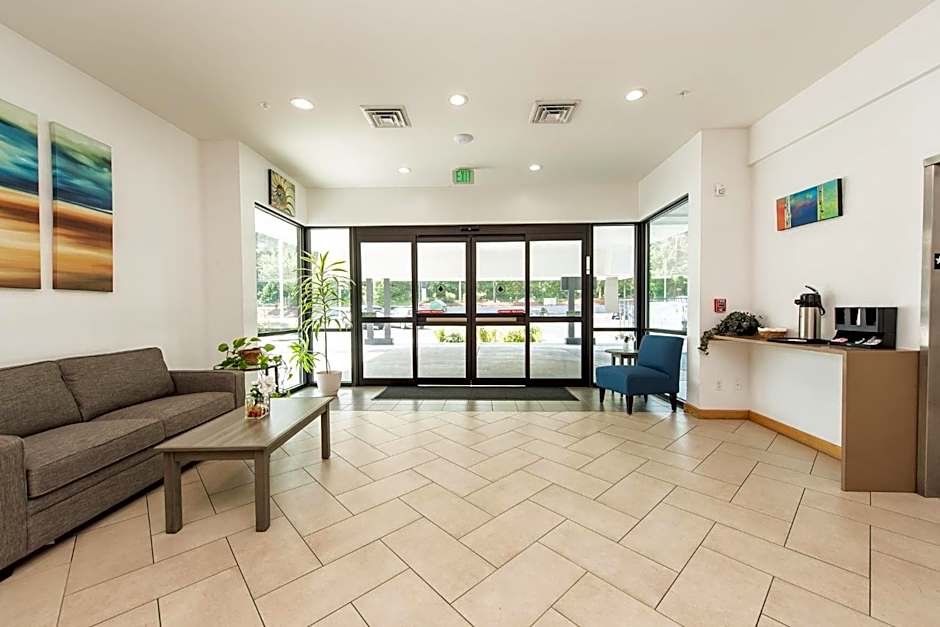 Oyster Bay Inn & Suites