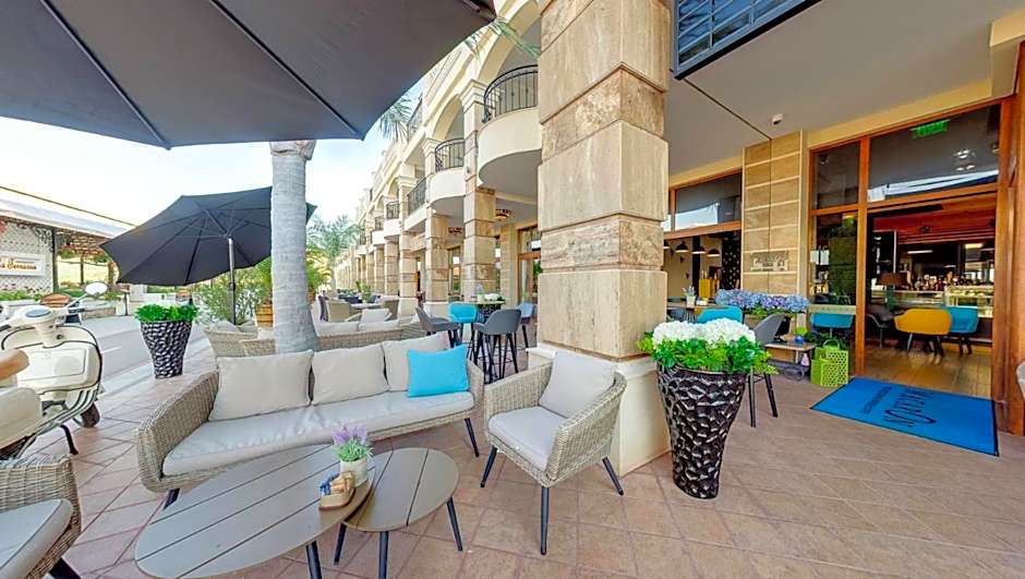 Maria Palace Complex