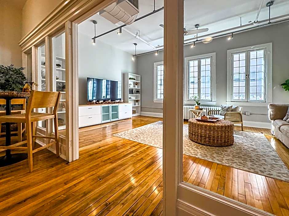 The Historic Lyric Presidential Suite