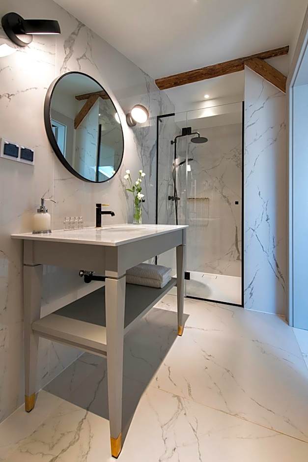 Zamek Sarny - Schloss Scharfeneck