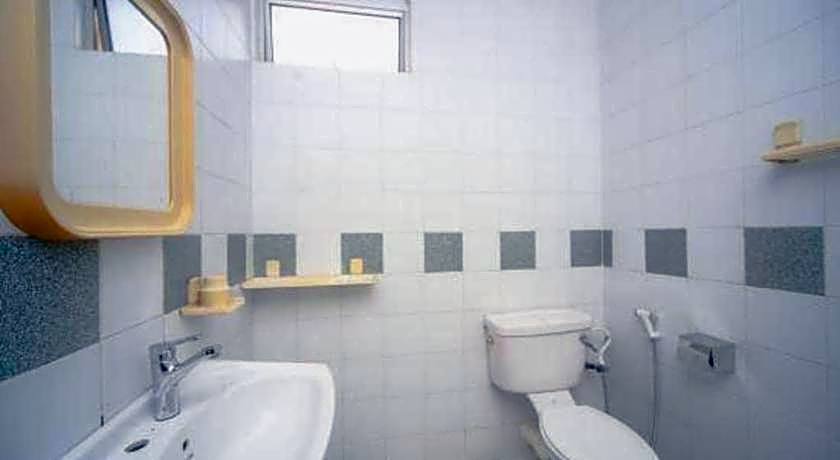 OYO 563 Jockey Lodge Hotel