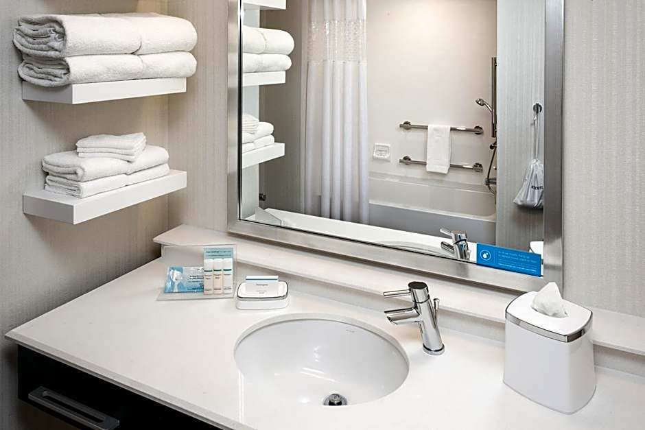 Hampton Inn & Suites Seattle/Northgate