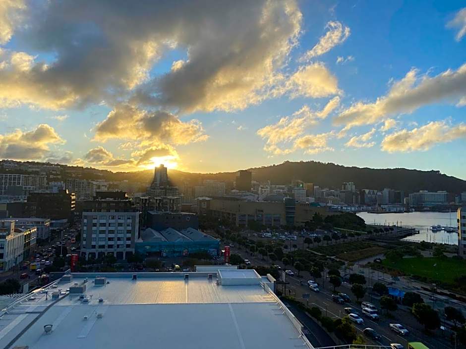 Bay Plaza Hotel