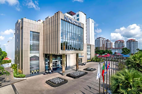 Novotel Yangon Max
