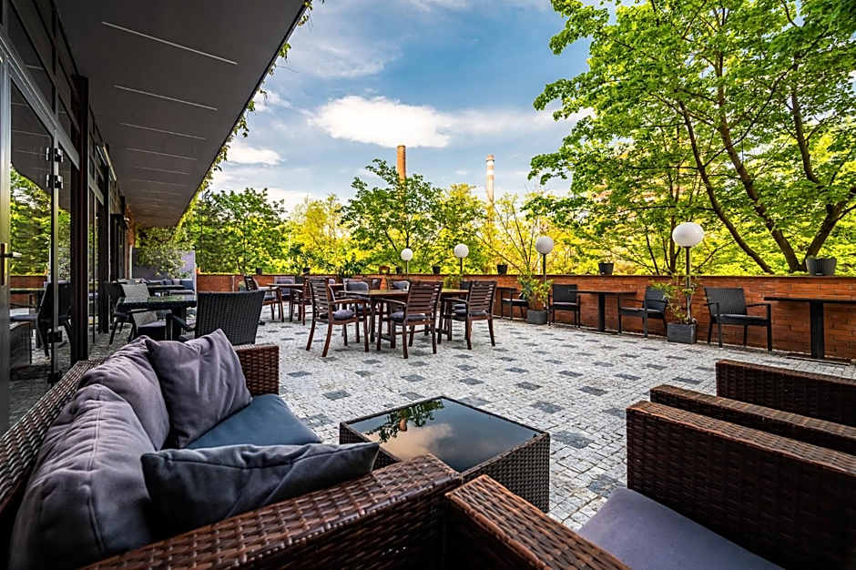 Expo Hotel