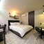 Avenue Hotel