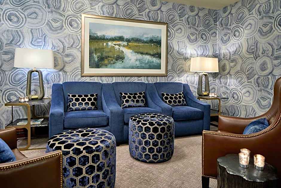 The Del Monte Lodge Renaissance by Marriott Rochester Hotel & Spa