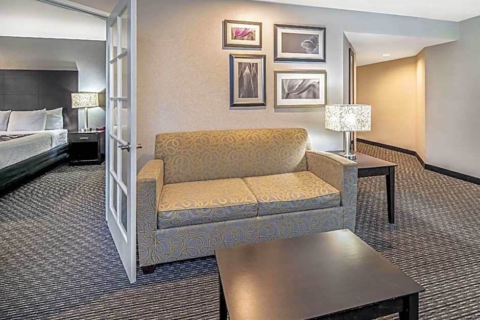 La Quinta Inn & Suites by Wyndham Anaheim Disneyland