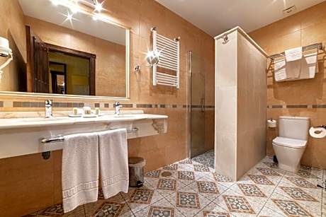 Triple Room with parking