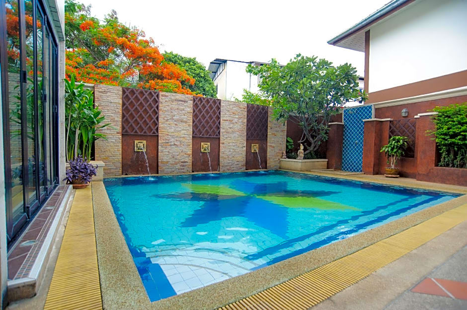 Diamond City Place Hotel