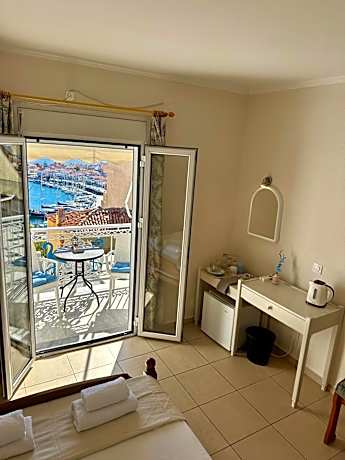 Double Room with Balcony and Sea View
