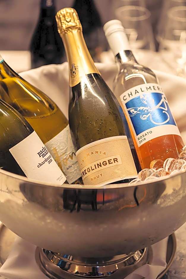 Next Hotel Melbourne, Curio Collection by Hilton