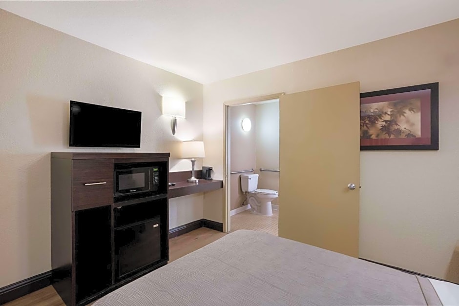 Quality Inn Elk Grove/Sacramento – Sacramento, CA