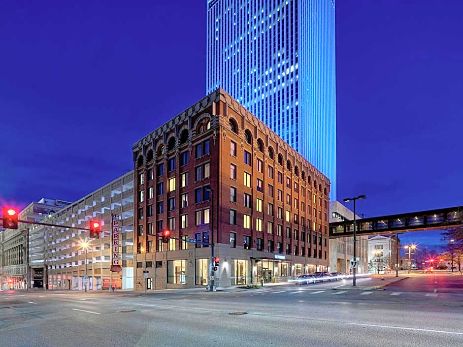 The Peregrine Omaha Downtown Curio Collection by Hilton