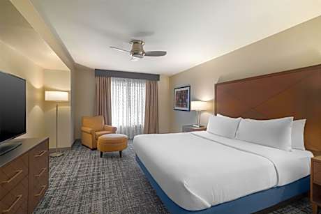 Corner King Suite - Non-Smoking