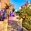 Golden Bay Apartments-Garden Haven