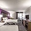 La Quinta Inn & Suites by Wyndham Cincinnati Sharonville