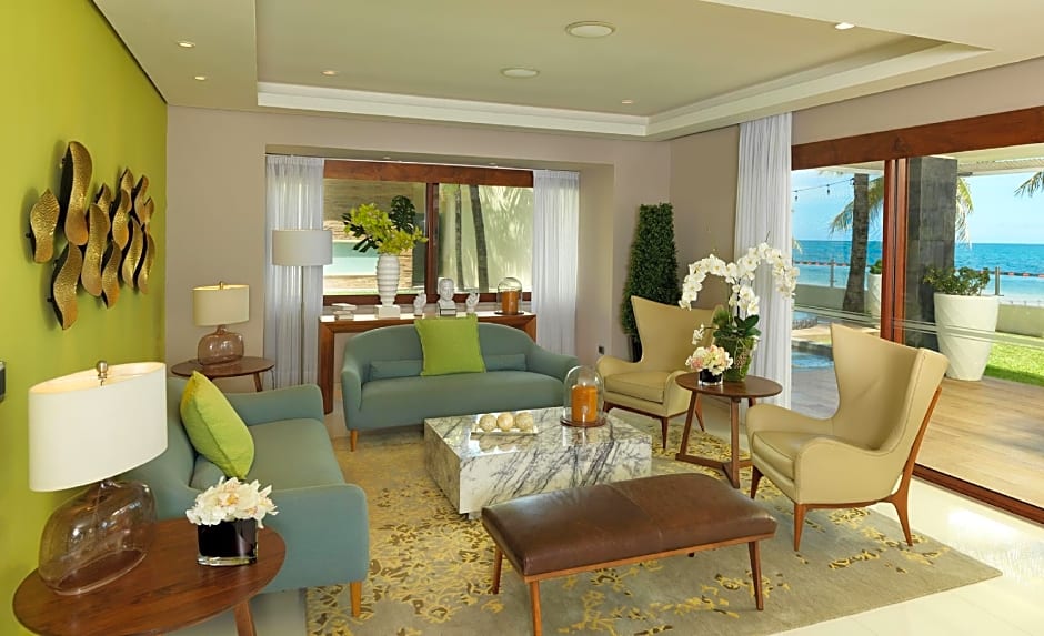 Azul Villa Esmeralda, by Karisma