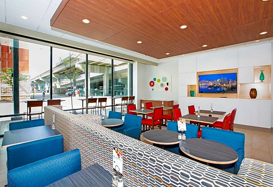 Holiday Inn Express & Suites Pittsburgh North Shore By IHG