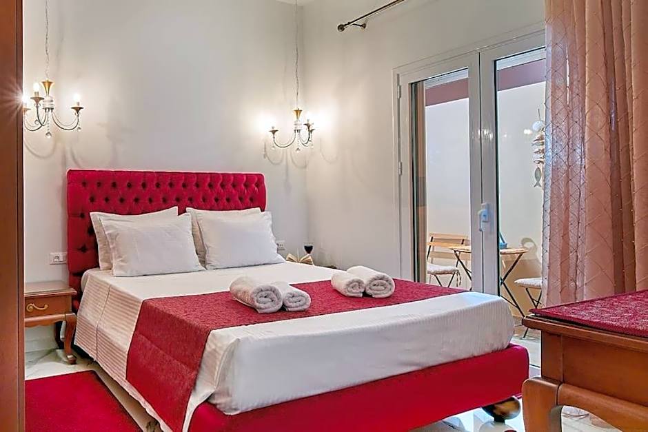 Modern Luxury Studio Near Beach & Old Harbor Fast WiFi Private Veranda