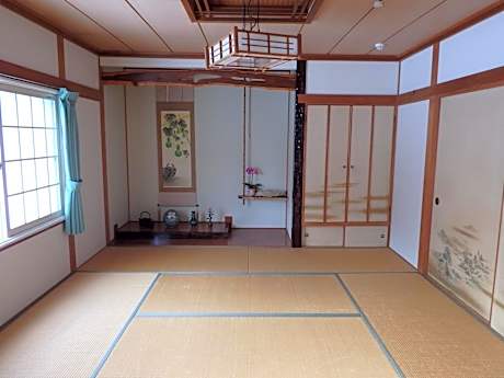 Japanese-Style Quadruple Room with Shared Bathroom