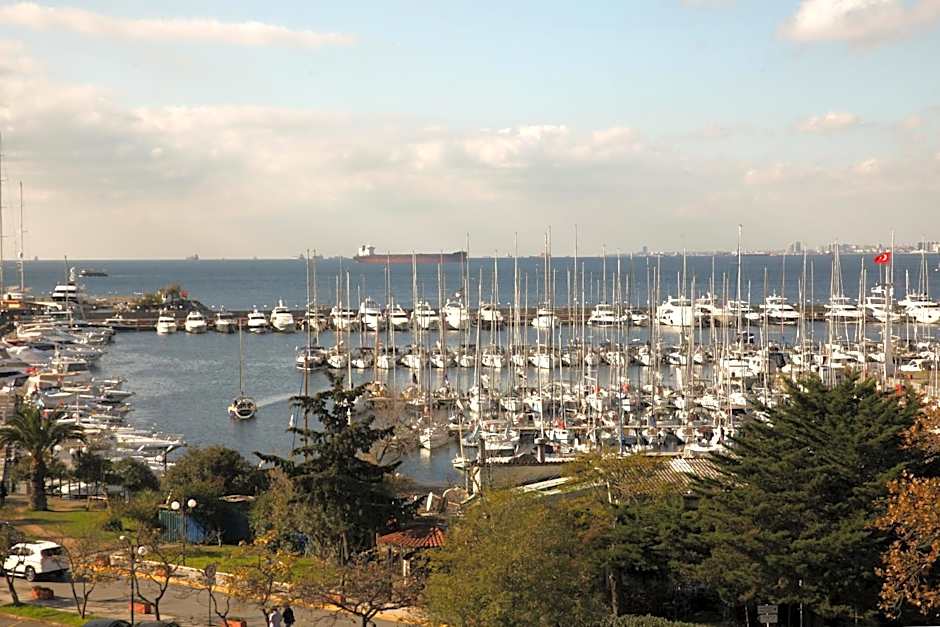 39 Kalamış Marina Hotel & Restaurant