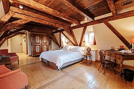 Prestige Room