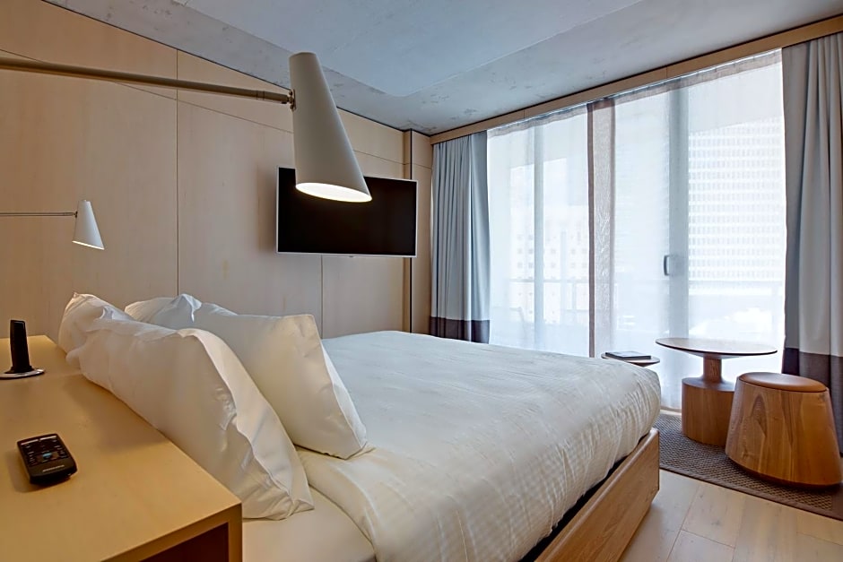 Zara Tower  Luxury Suites and Apartments