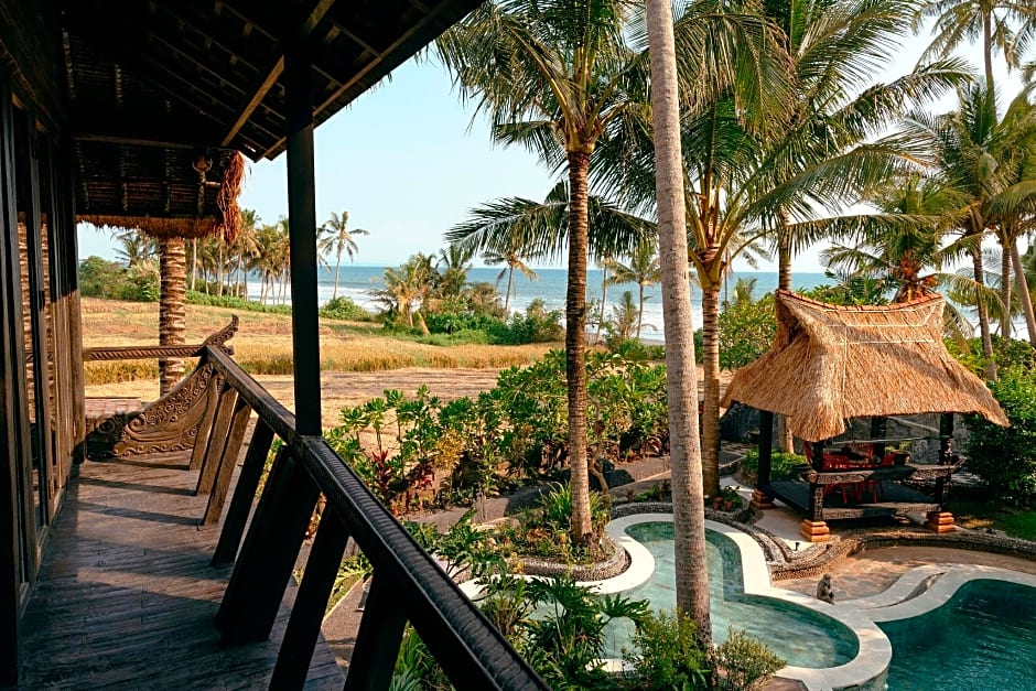 Most Exotic Beachfront Villa Keong
