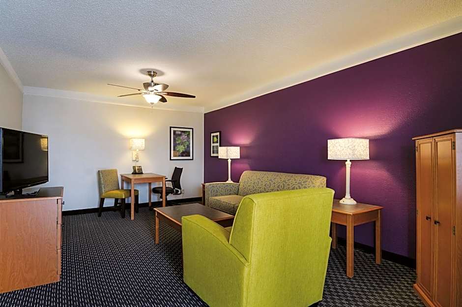 Baymont by Wyndham Greenville Woodruff Rd