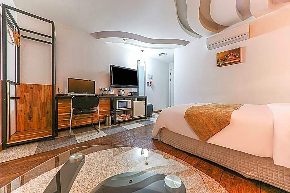Cheonan Business Hotel