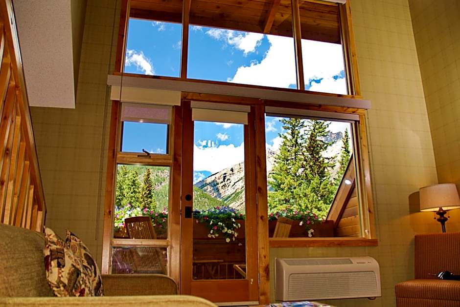 Fox Hotel And Suites