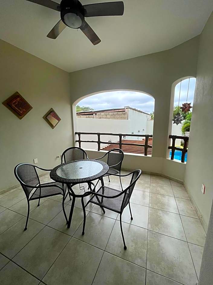 Hotel y Suites Los Encantos