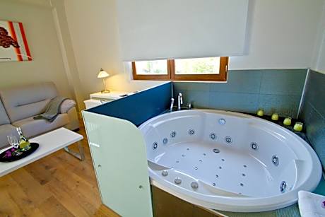 Suite with Spa Bath